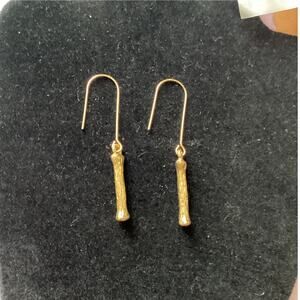 4147 NIP Womens Goldtone Earrings Personalized Large 1" Pendant Letter "I"